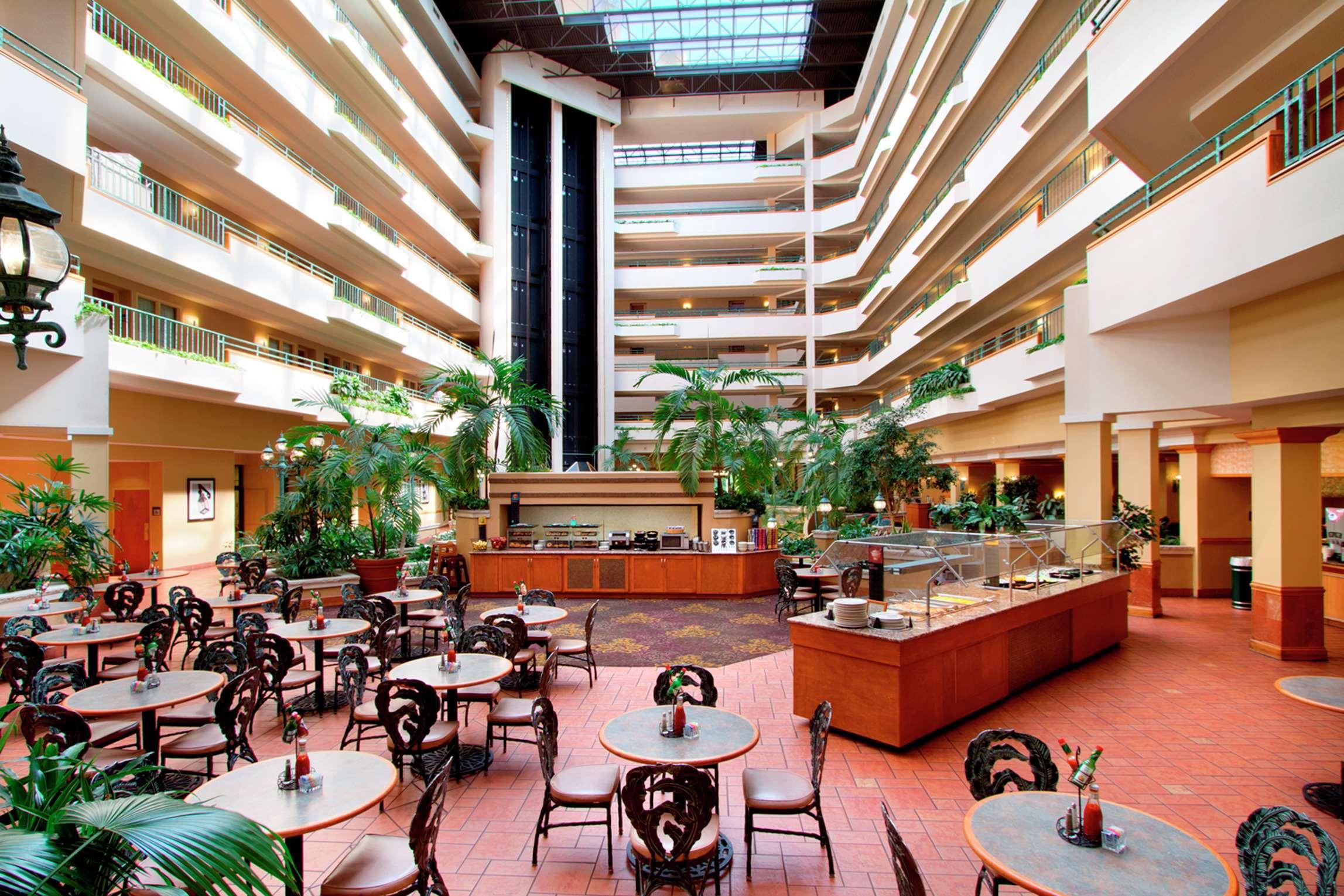Embassy Suites By Hilton Greensboro Airport Экстерьер фото