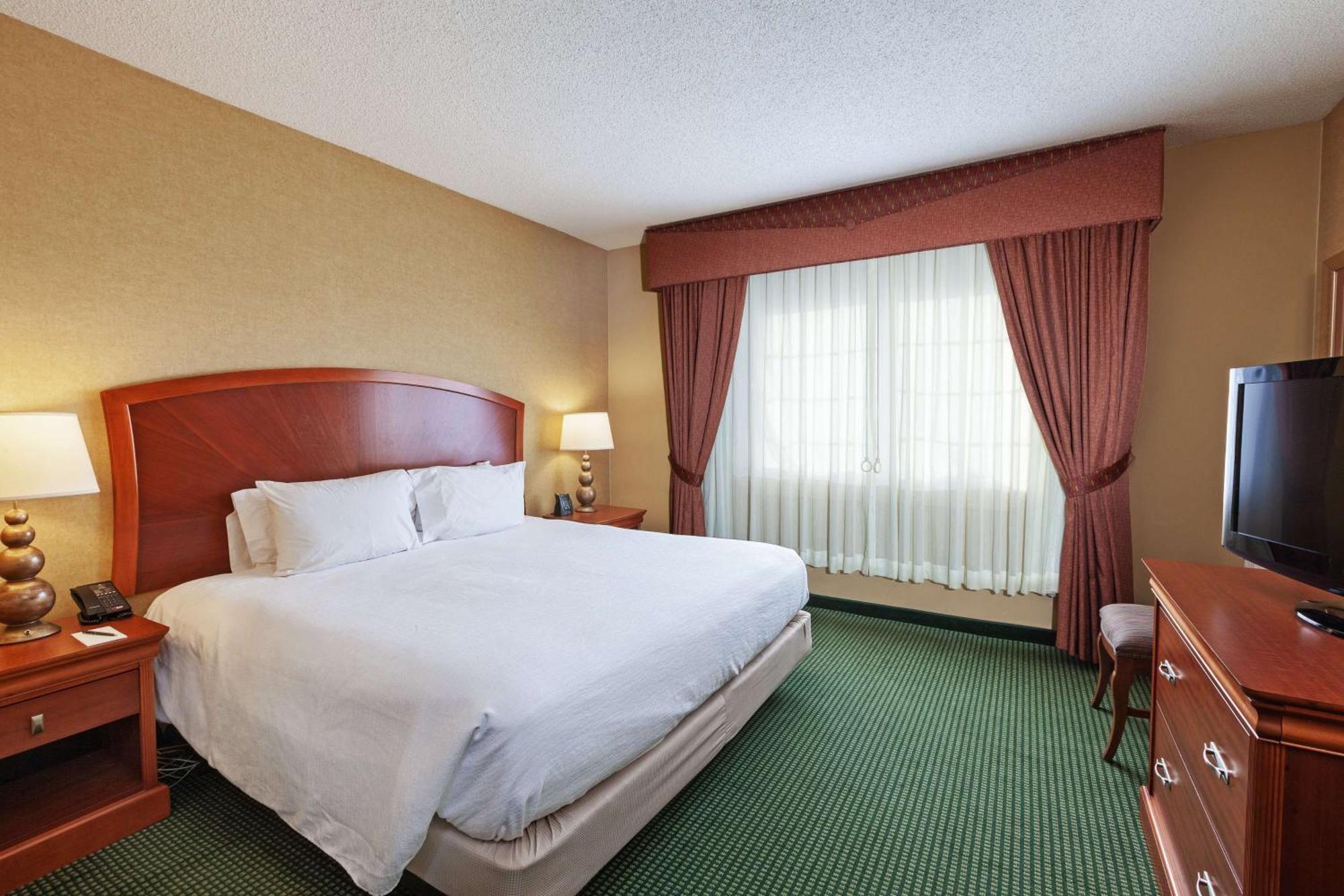 Embassy Suites By Hilton Greensboro Airport Экстерьер фото