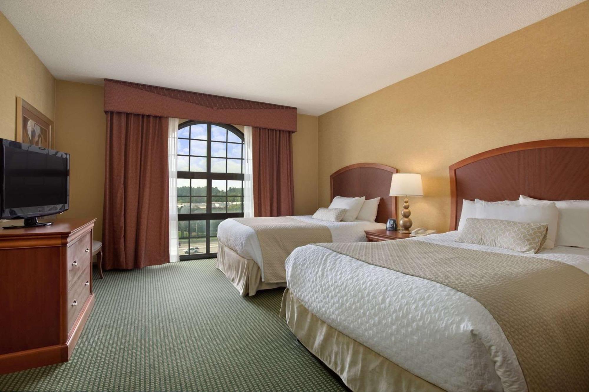 Embassy Suites By Hilton Greensboro Airport Экстерьер фото