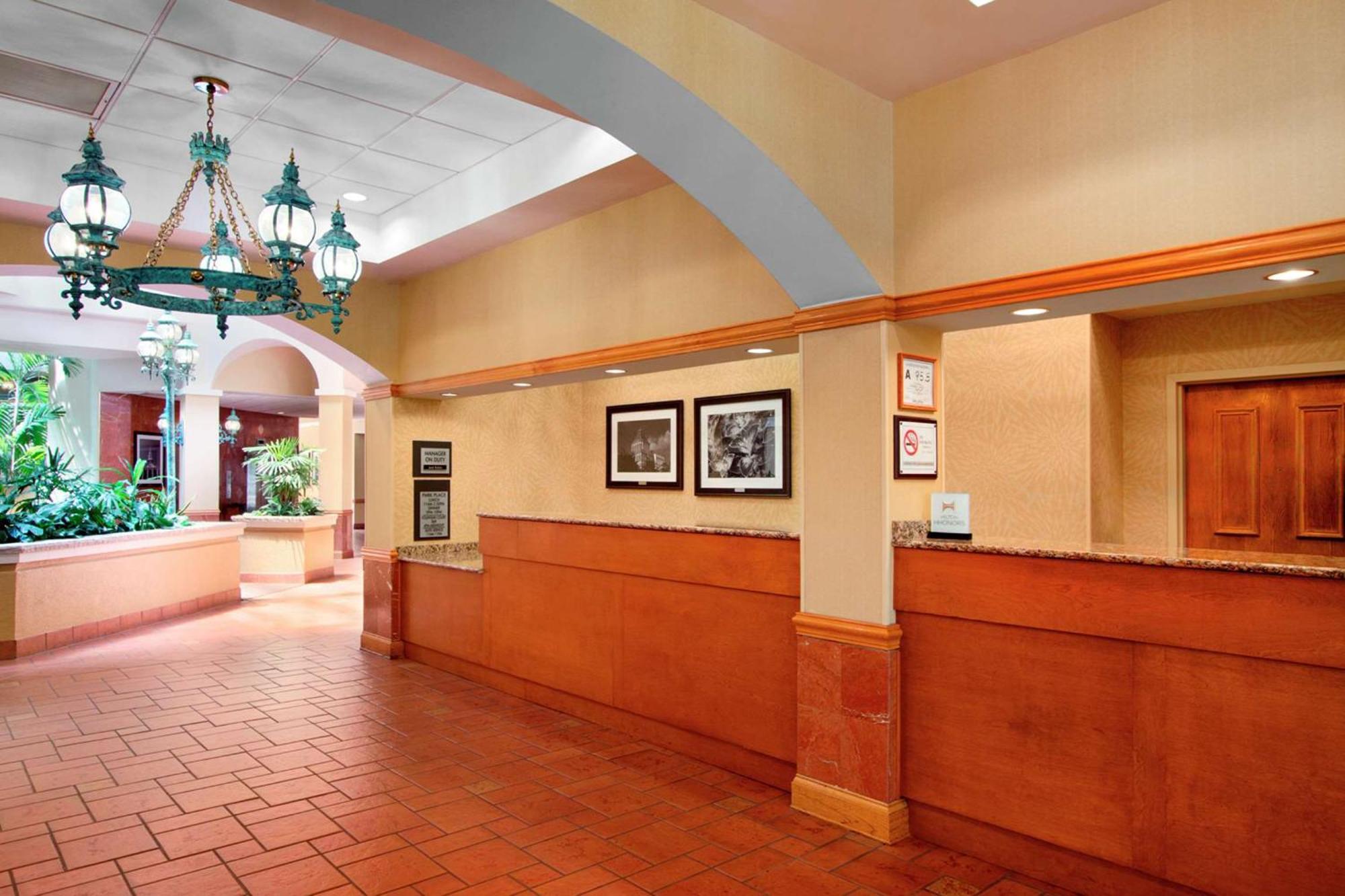 Embassy Suites By Hilton Greensboro Airport Экстерьер фото