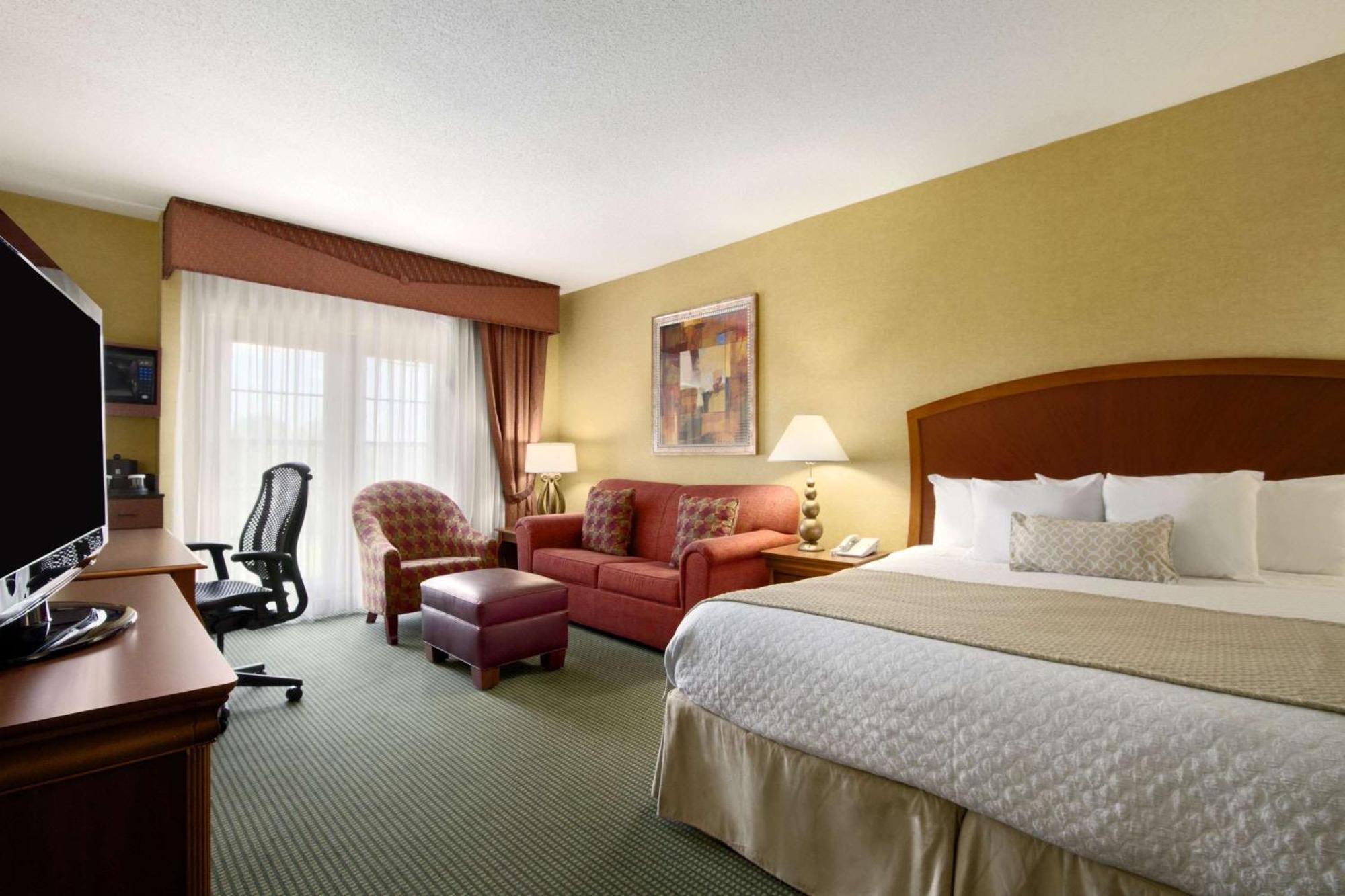 Embassy Suites By Hilton Greensboro Airport Экстерьер фото