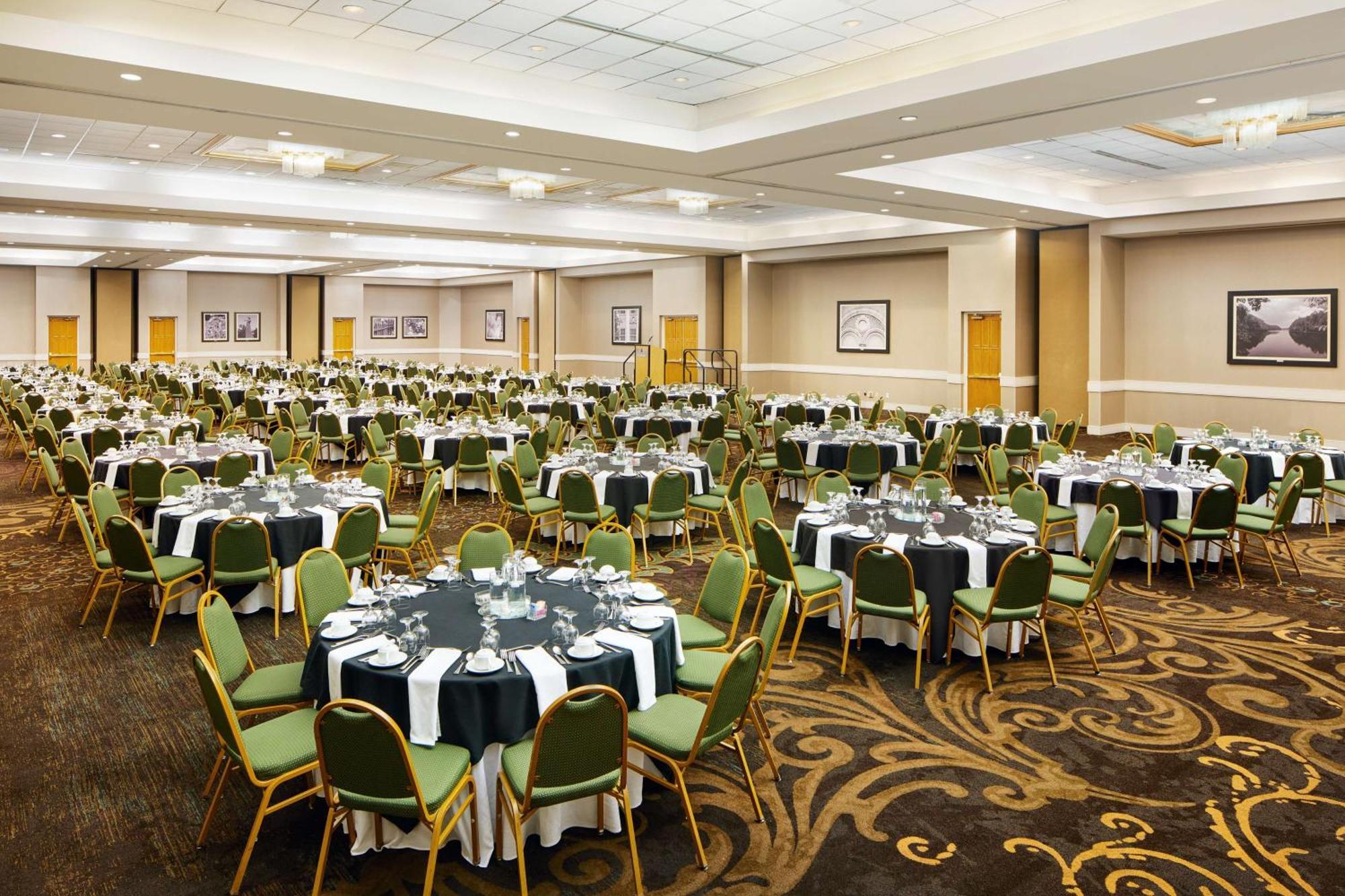 Embassy Suites By Hilton Greensboro Airport Экстерьер фото