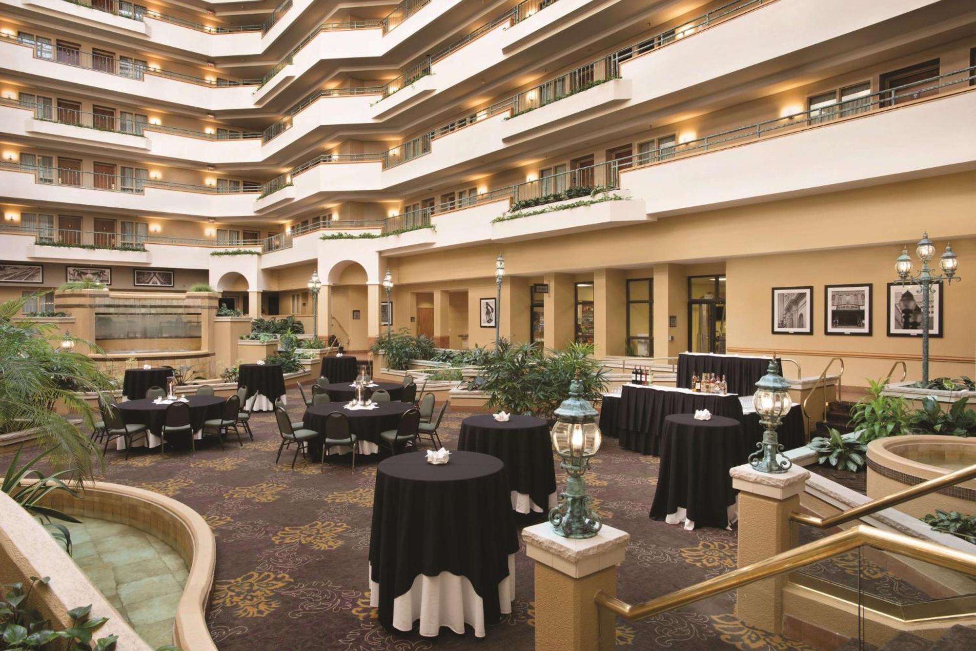 Embassy Suites By Hilton Greensboro Airport Экстерьер фото