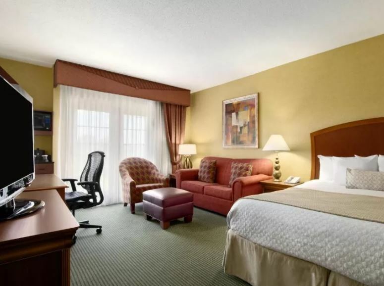 Embassy Suites By Hilton Greensboro Airport Экстерьер фото